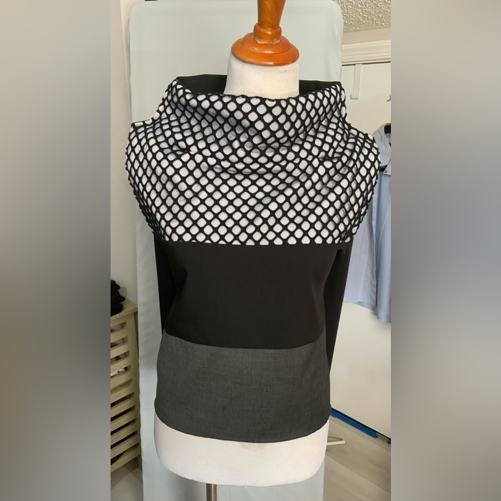 Art Point Avant-Garde Black Mesh Sculptural Top (Size M)